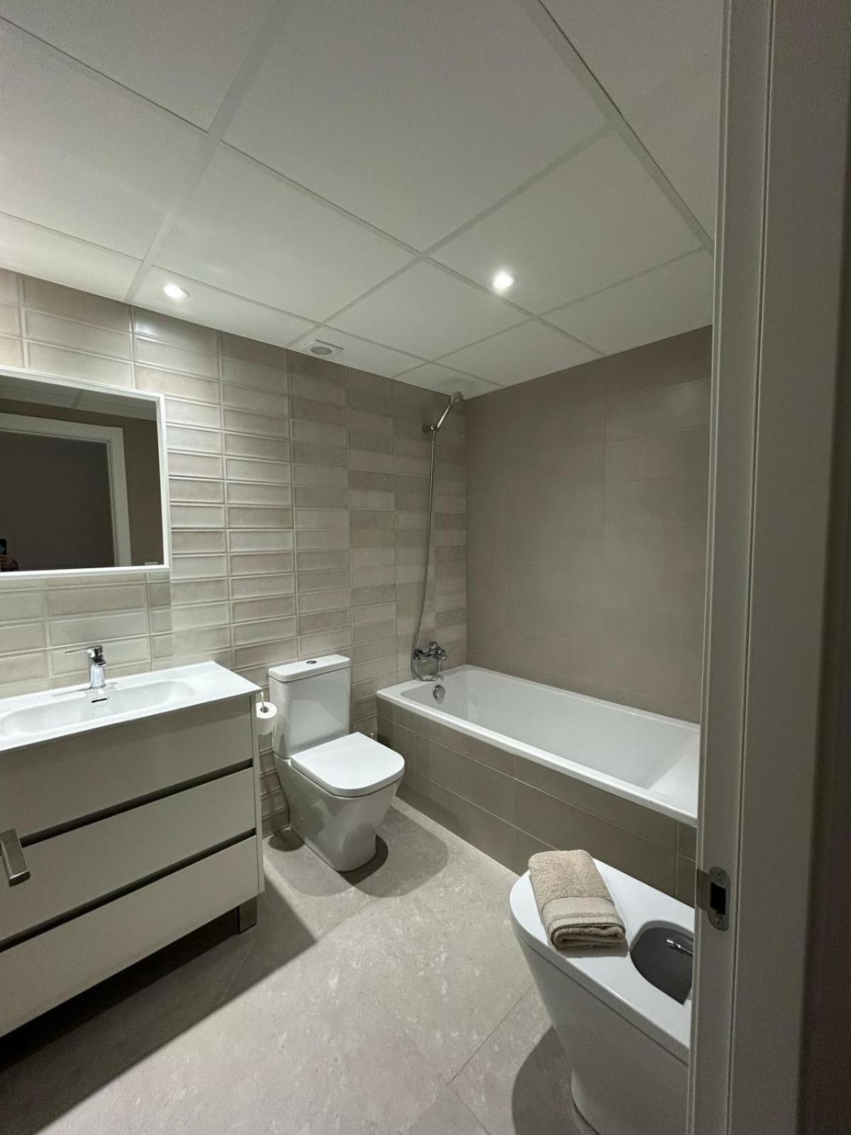 Apartamentos Corteingles Castellon By Tucasanlaplaya كاستيون ذي لا بلاند المظهر الخارجي الصورة